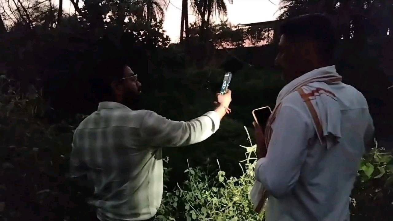 MP NEWS: साहब शराब फैक्ट्री की बदबू से हमे होती है परेशानी